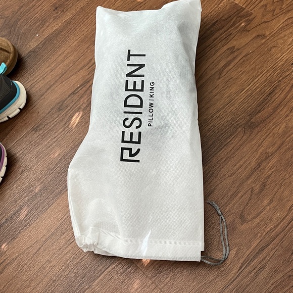 NEW with issue Tory Burch 9 M Black Patent Leather Penny Loafers with Gold Logo - Picture 9 of 10